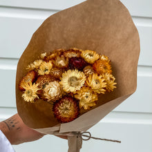 Load image into Gallery viewer, Straw Flowers Yellow
